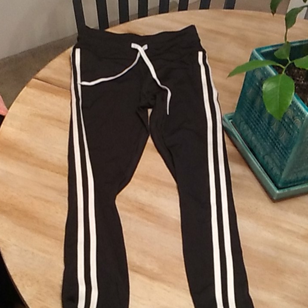 Avia classic stripe cropped joggers.